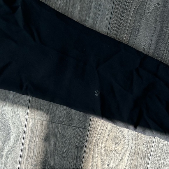 Lululemon on the fly pant - Picture 5 of 5